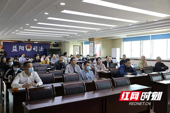 市司法局在九楼会议室组织局机关全体党员干部职工集中收看党的二十大开幕.marked.jpg 市司法局在九楼会议室组织局机关全体党员干部职工集中收看党的二十大开幕.marked.jpg