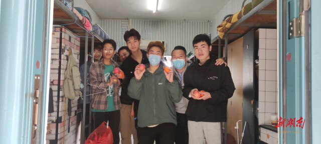 湖南工艺太阳集团:暖心!鲜花与鼓励“疫”路同行