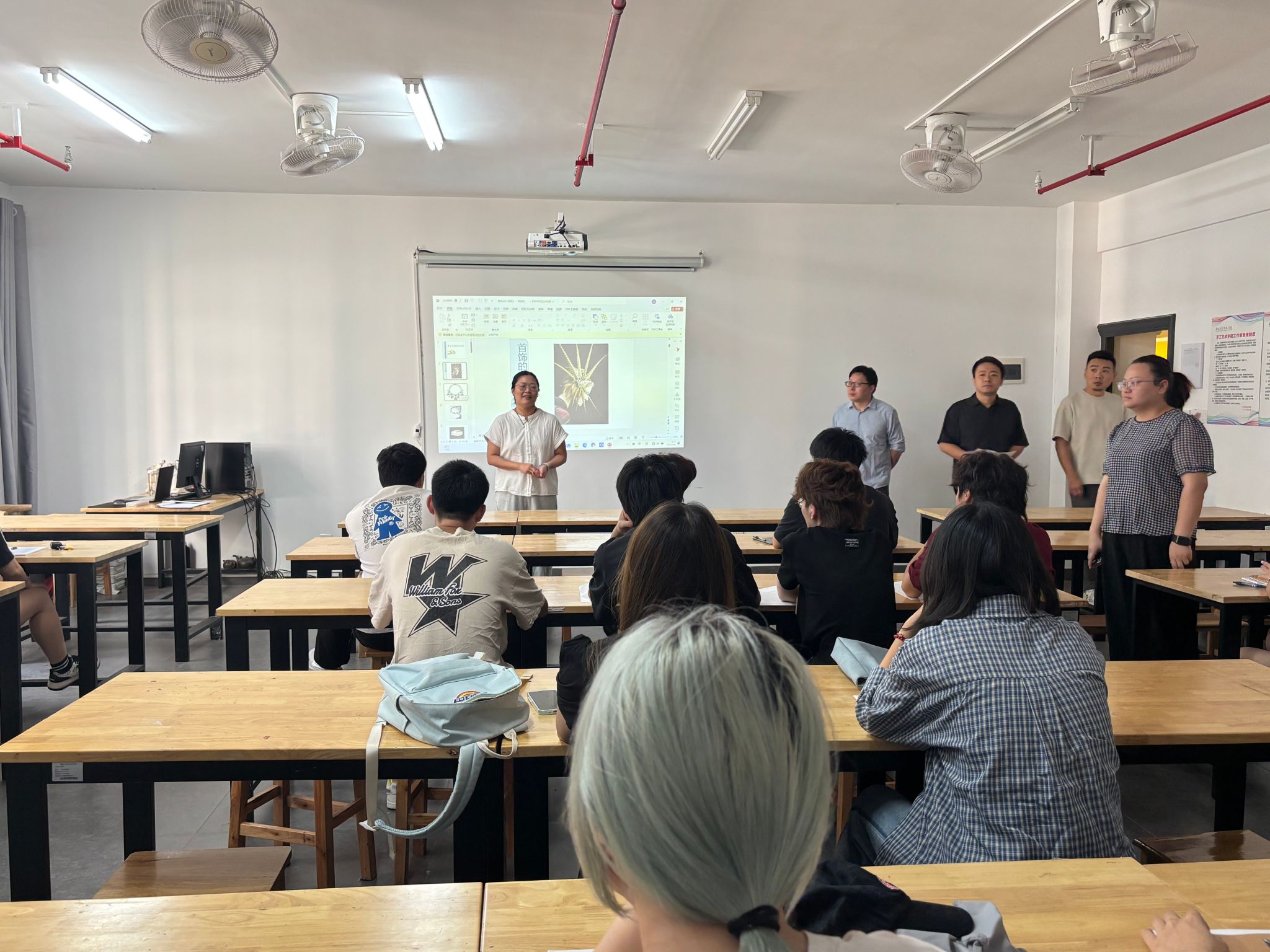 手工艺术学院开展新学期期初教学检查工作